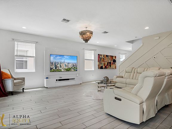 4th image of 4509 Latimer Way