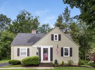 42 Farnham Rd, West Hartford, CT 06119