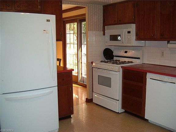 4th image of 6383 Brighton Dr
