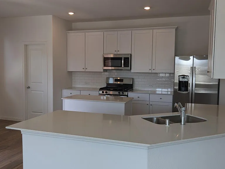 2142 Donker Dr — Photo 7