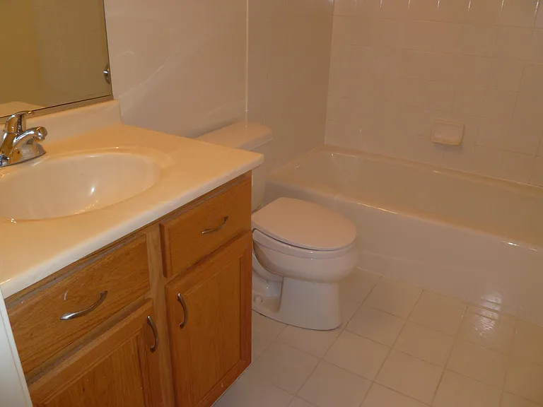 941 Bromley Pl — Photo 8