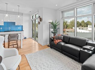 916 Lyall St UNIT 312, Esquimalt, BC V9A5E6