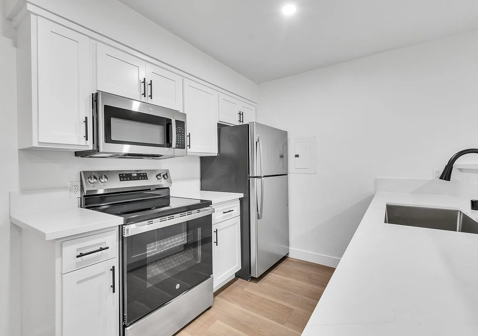 625 Orizaba Avenue — Photo 2