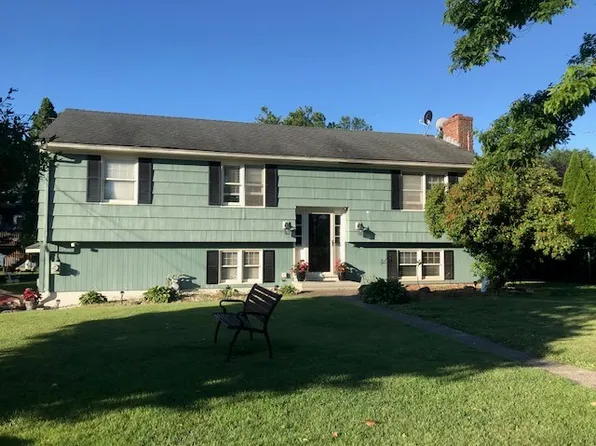 8 Soundview Ave, Milford, CT 06460