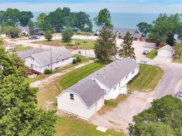 3753 Edgewater Dr, Vermilion, OH 44089