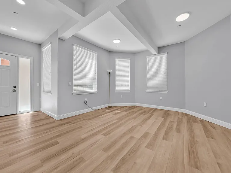 2016 - 2020 Dwight Way — Photo 20