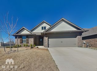 8909 Poppey Pl, Yukon, OK 73099