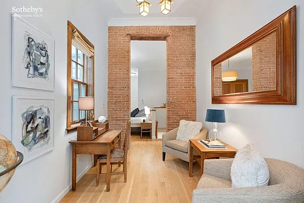 Sold by Sotheby's International Realty | media 19