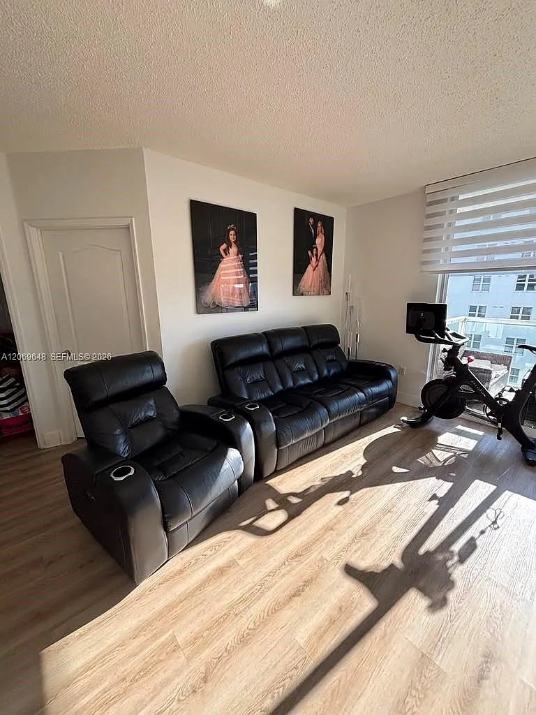 Blue Lagoon Condo — Photo 2