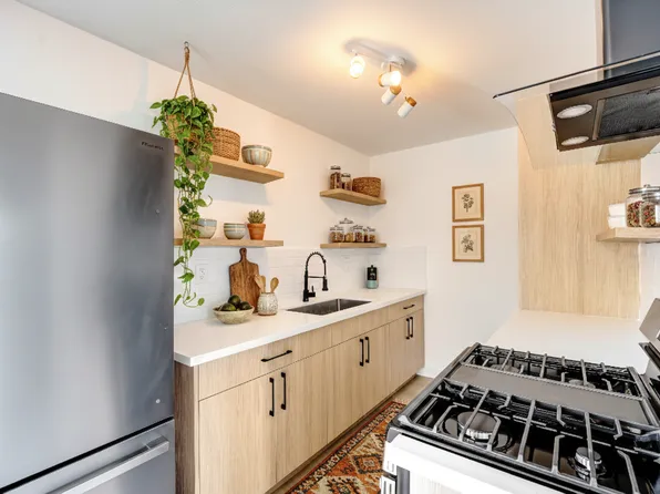 1531 Arlington Ave APT 9, Los Angeles, CA 90019