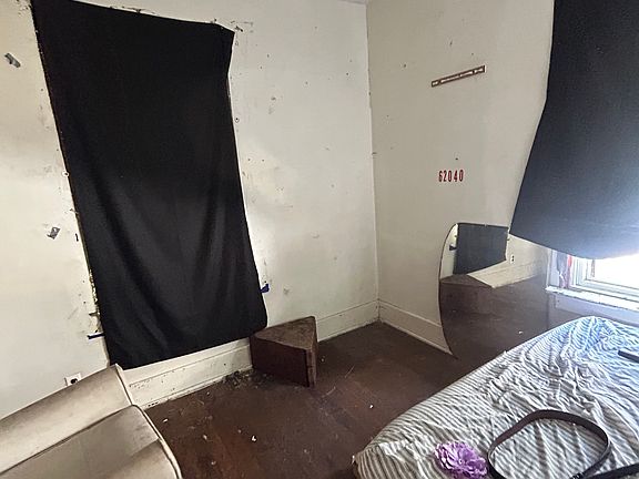 4th image of 2410 Sheridan Ave