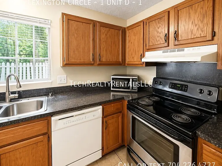 9456 Circlewood Dr #1 — Photo 5