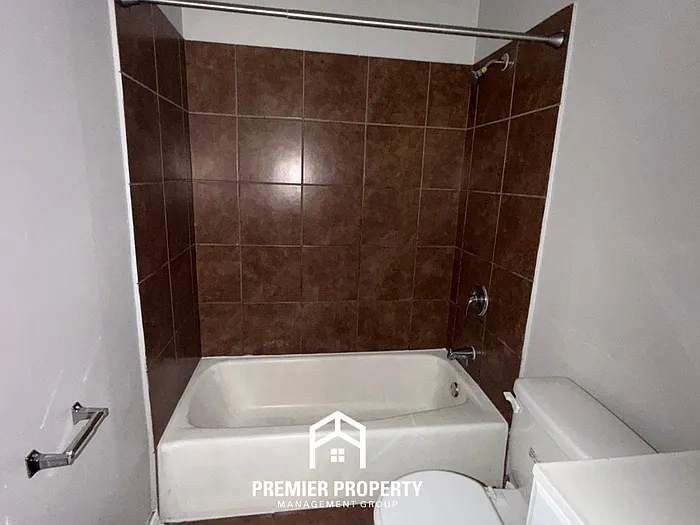4040 Sandburg St — Photo 23