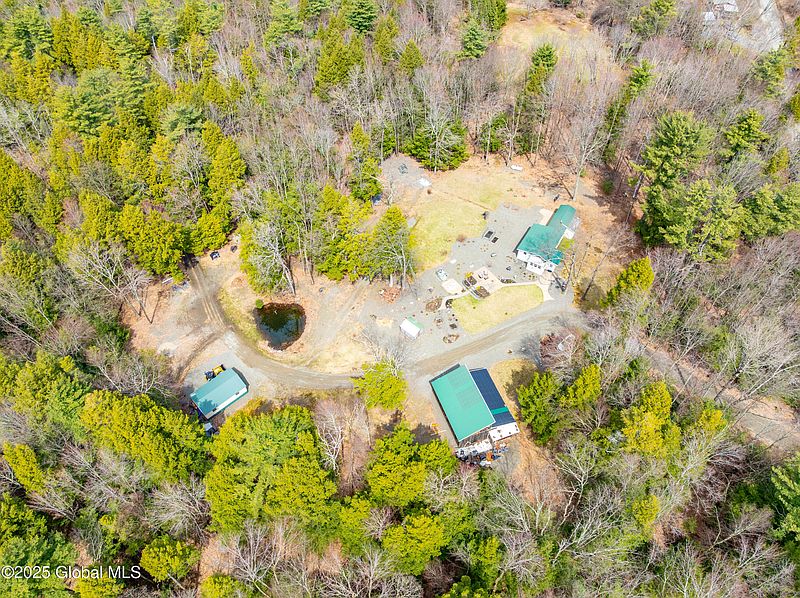 4th image of 77 Davitt Lake Road