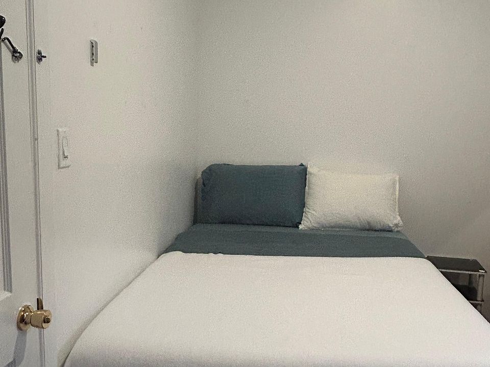 1st image of 715 W 180th St #0