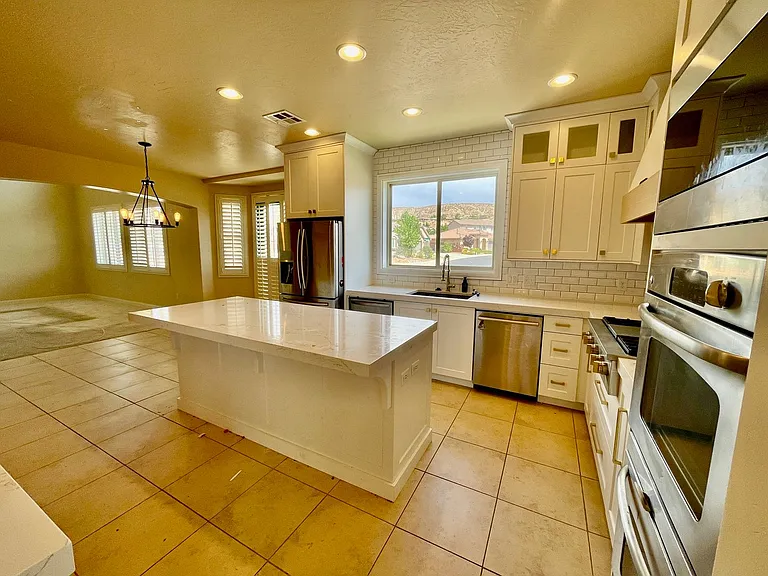 436 E Paris Dr — Photo 9
