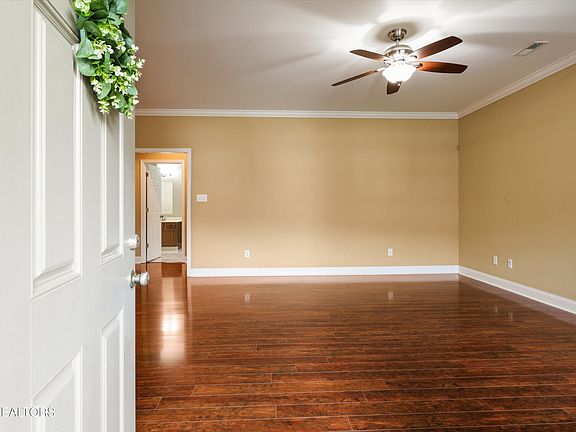 4th image of 547 Jacksonian Way