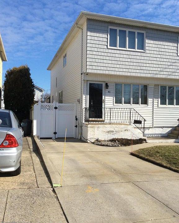 1st image of 41 Thayer Pl