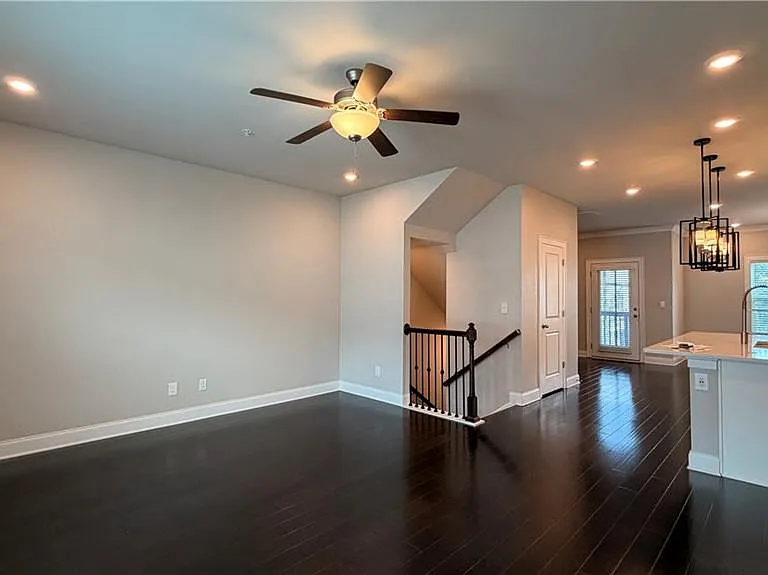 1012 Knoxboro Ln — Photo 17