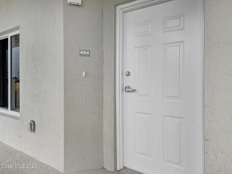1825 Riverside Dr #404 — Photo 4