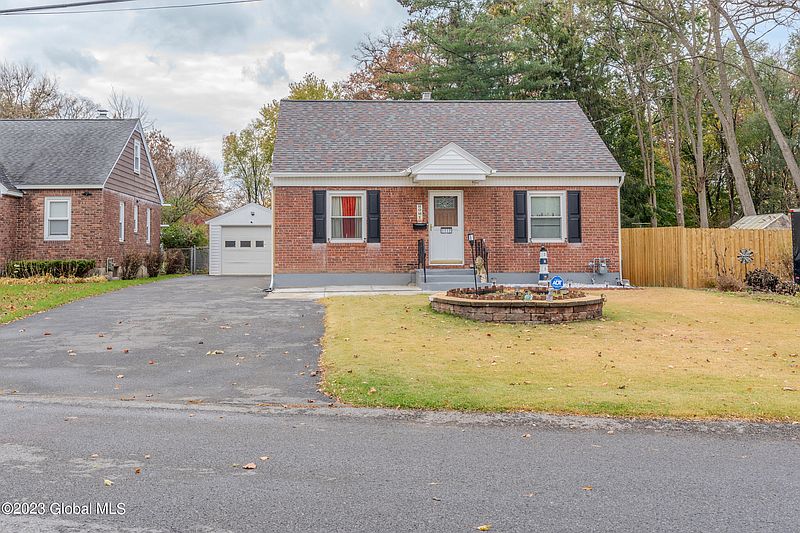 3rd image of 1112 Austin Place
