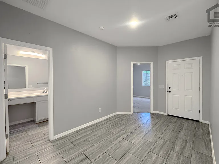 12731 W Myrtle Ave — Photo 5