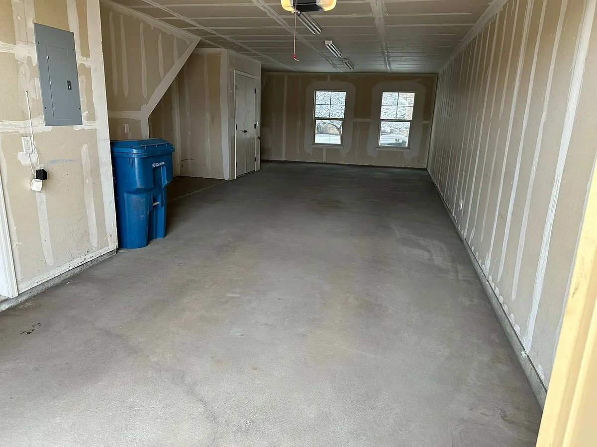 Building Photo - 13418 Via Varra