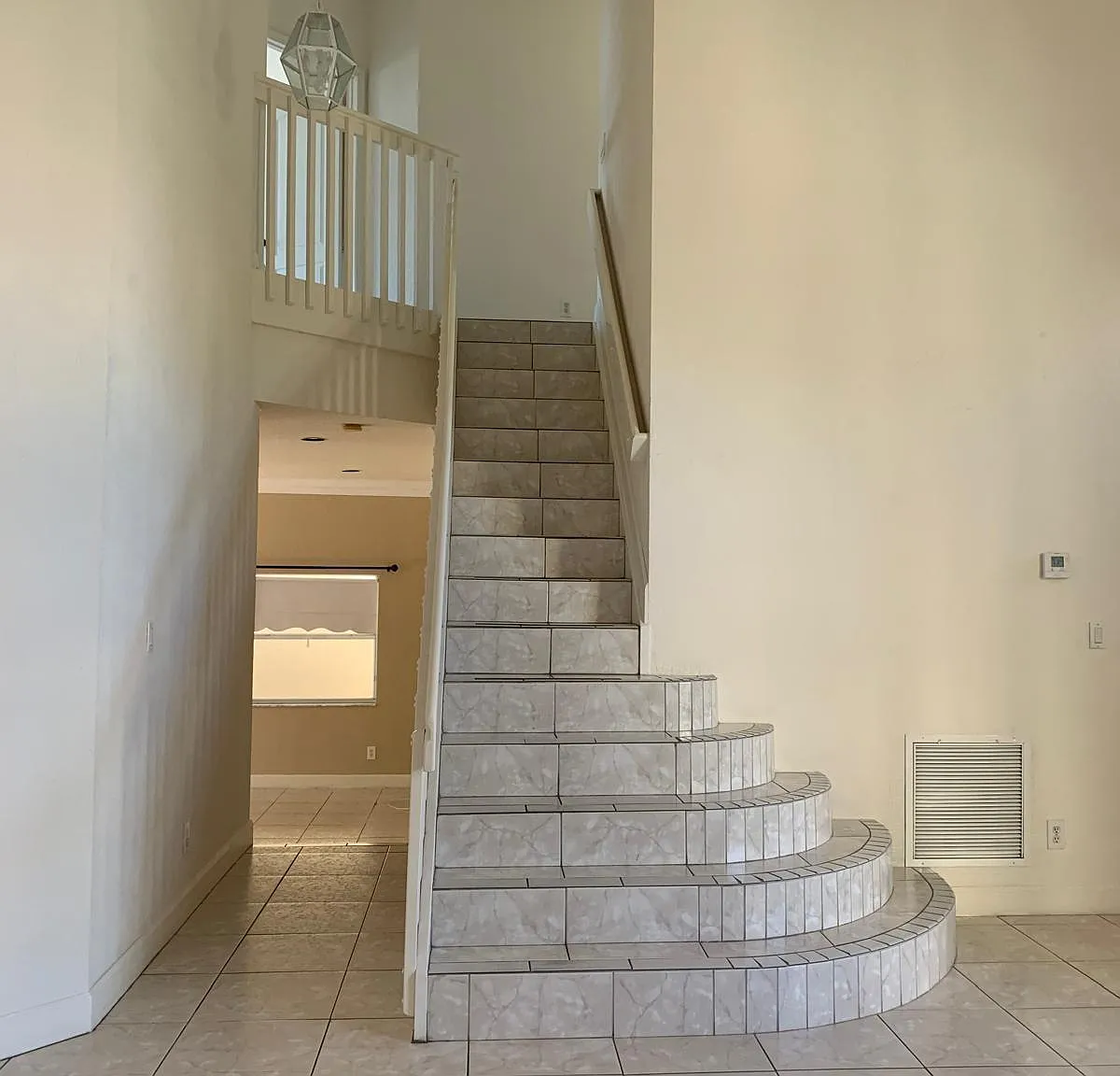 4 bed, 2452 sqft, $4,950 — Photo 4