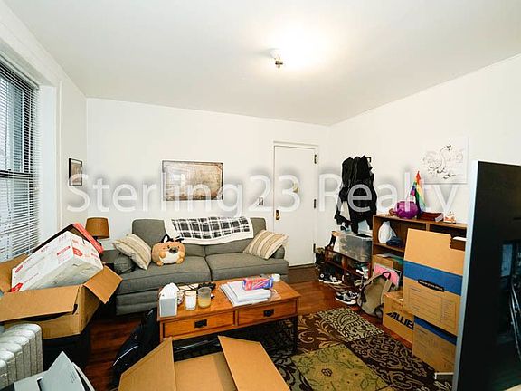 4th image of 2119 27th St APT 1C