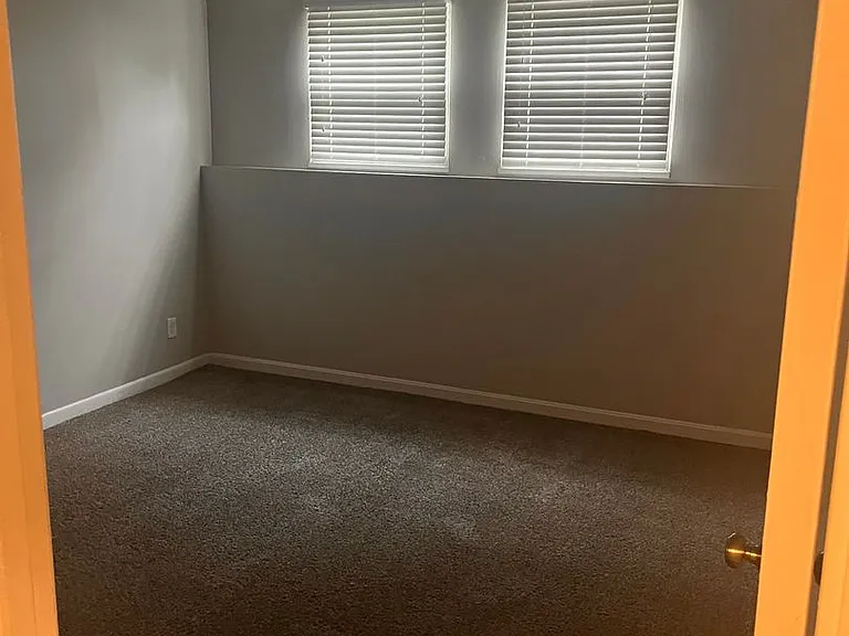 Parkside Apartments — Photo 3