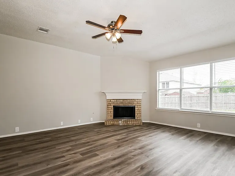 6730 Meadowcrest Dr — Photo 5