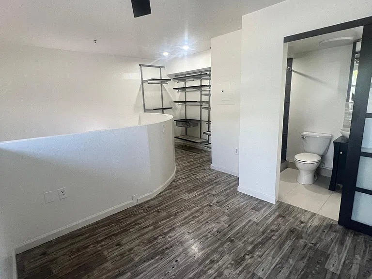 1944 State St #7 — Photo 12