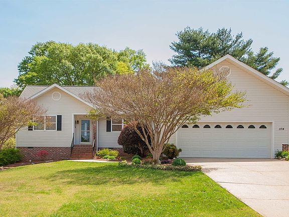 2nd image of 104 Kenilworth Dr
