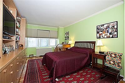 3rd image of 20 E 9th St #5H