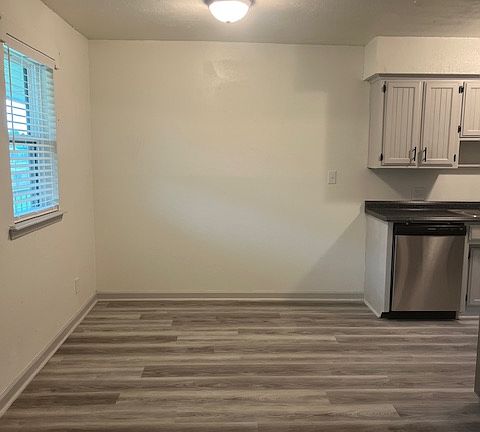 4th image of 1313 N Jim Thorpe Blvd #3