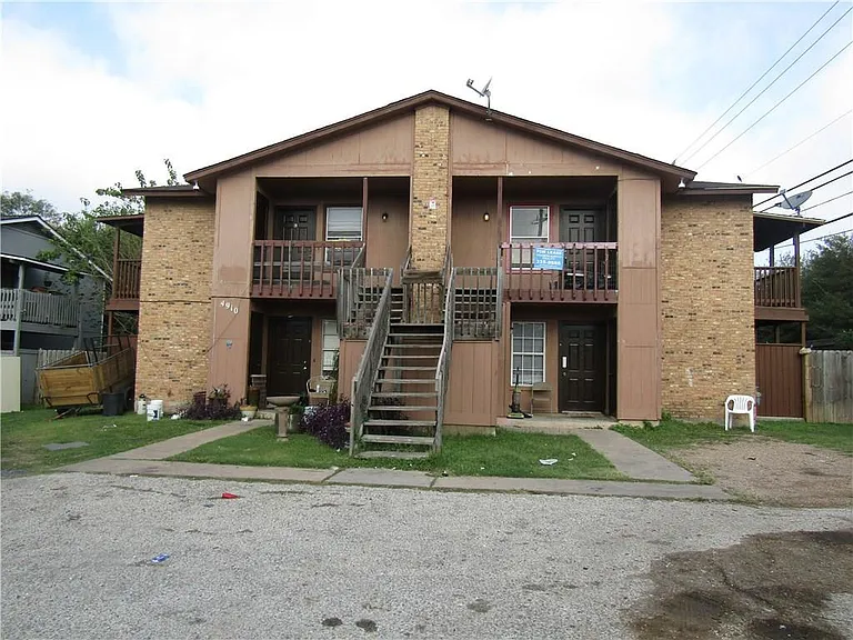 4910 Pepper Ln #D — Photo 1