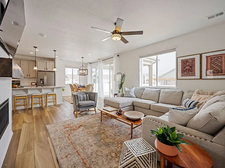 5597 Carmon Dr — Photo 6