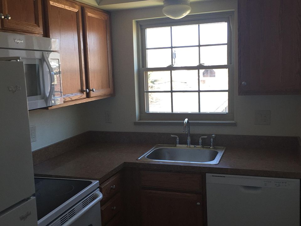 1st image of 454 Bernhardt Dr APT 2