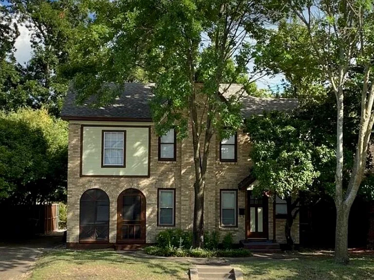 Live Oak St — Photo 2