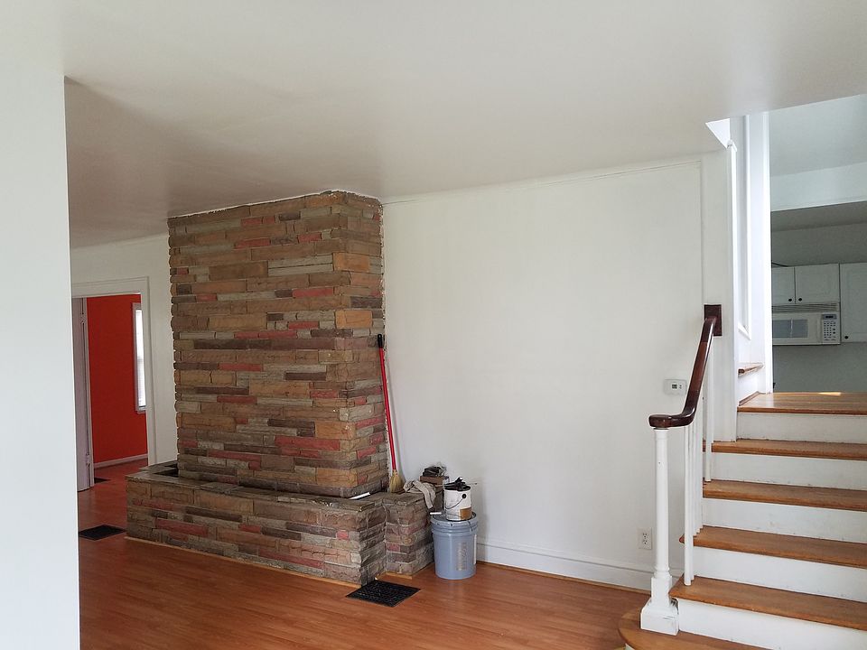 1st image of 2146 Leonard Ave