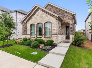 7640 Regal Ln, North Richland Hills, TX 76180