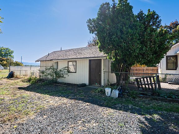5th image of 2357 Ross Ln