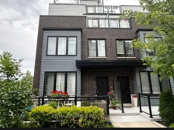 2255 McNab Ln #1, Mississauga, ON L5J 0B3