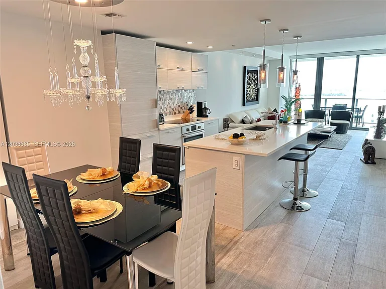 650 NE 32nd St #1404 — Photo 15