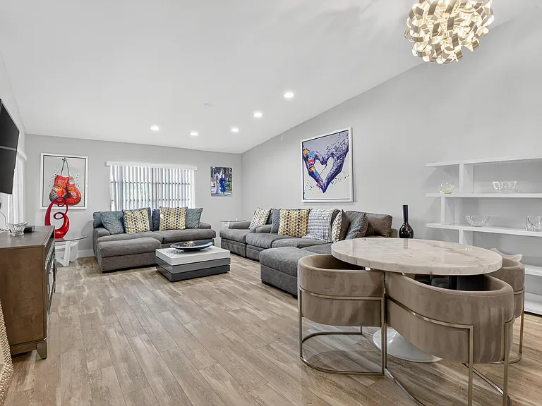8256 Summerbreeze Ln — Photo 7