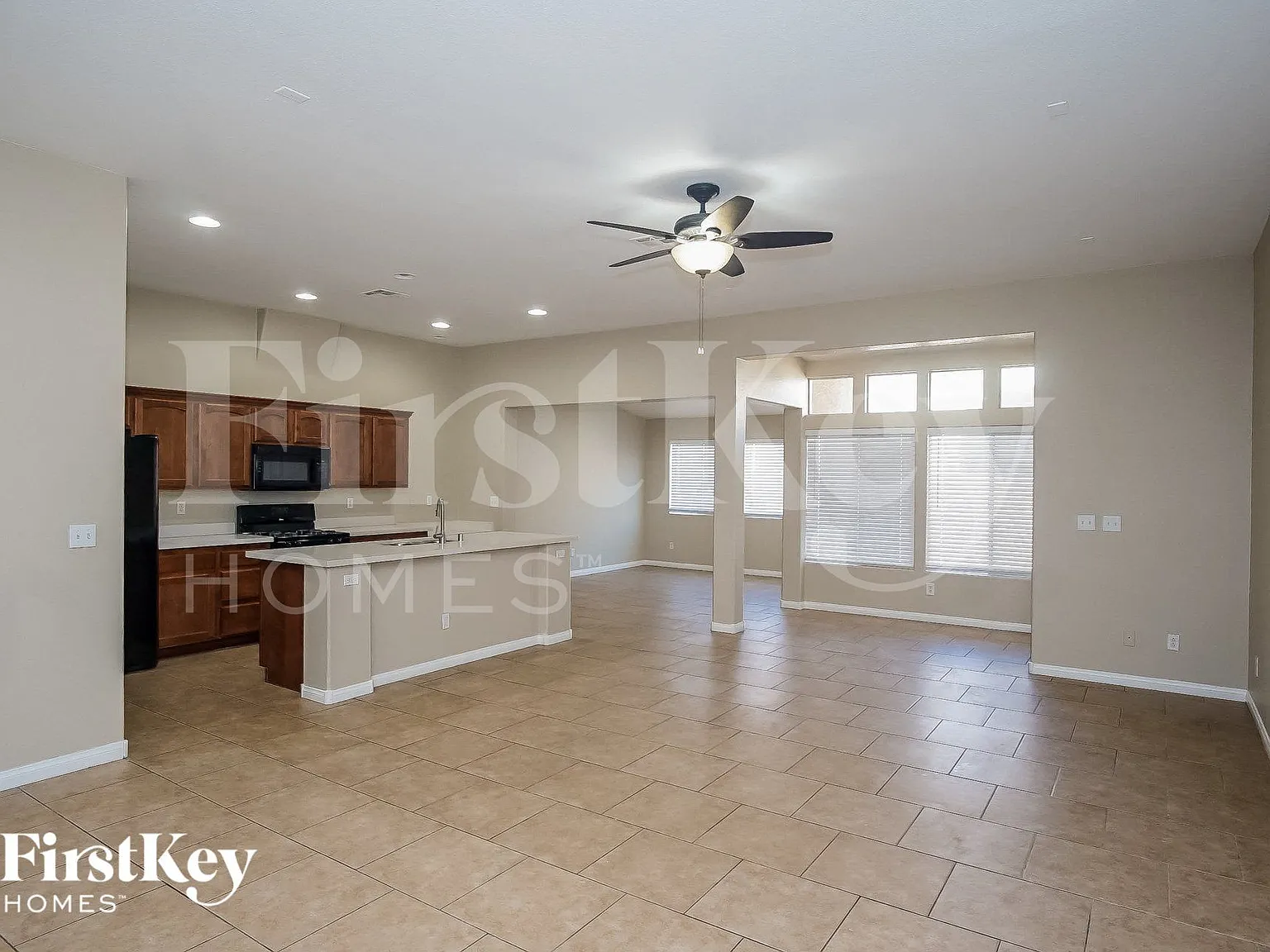 3 bed, 2.0 bath, 1552 sqft, $2,060 — Photo 3