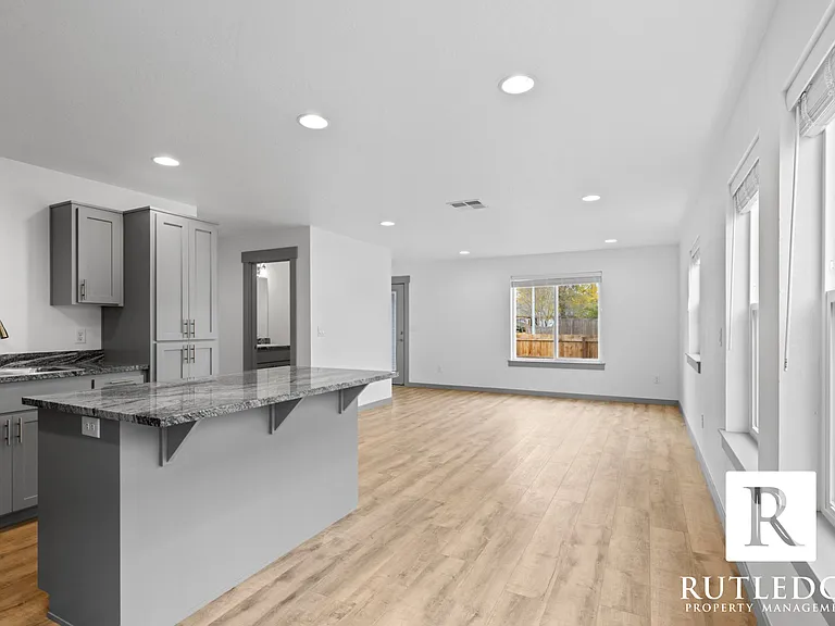 363 Lozier Ln — Photo 3