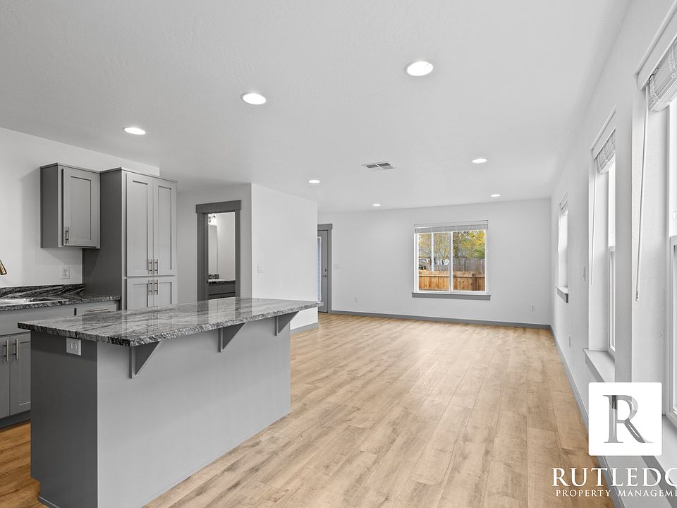1st image of 370 Beechwood Way