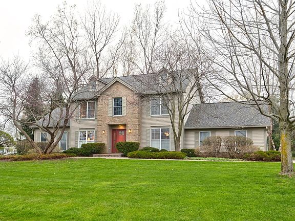 3rd image of 5812 Lakeshore Dr