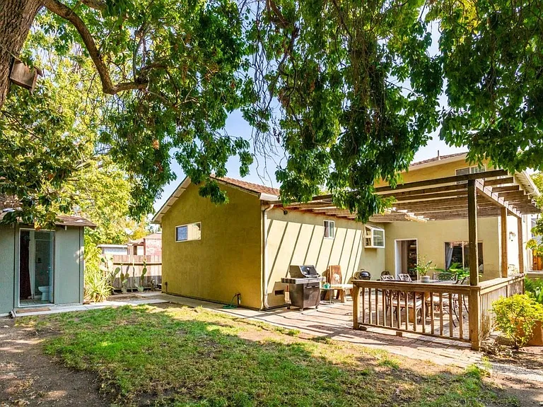 515 Flynn Ave — Photo 37